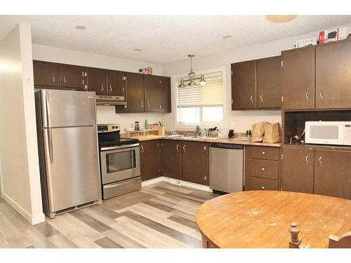 104 4 Street East, Lashburn, SK - Indoor Photo Showing Kitchen