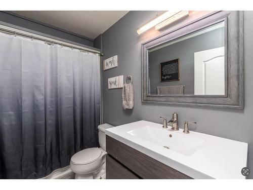 1523 49 Avenue, Lloydminster, SK - Indoor Photo Showing Bathroom