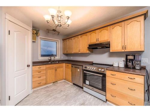 1523 49 Avenue, Lloydminster, SK - Indoor Photo Showing Kitchen With Double Sink