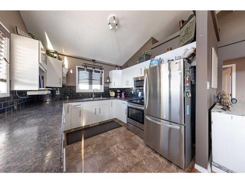 #17 Silver Willow Estates, Rural Vermilion River, County Of, AB - Indoor Photo Showing Kitchen