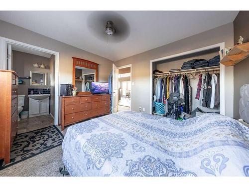 #17 Silver Willow Estates, Rural Vermilion River, County Of, AB - Indoor Photo Showing Bedroom