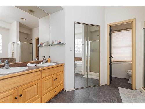 2802 67 Avenue, Lloydminster, AB - Indoor Photo Showing Bathroom