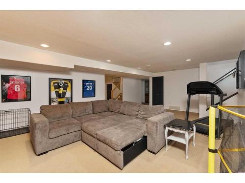 2802 67 Avenue, Lloydminster, AB - Indoor Photo Showing Living Room