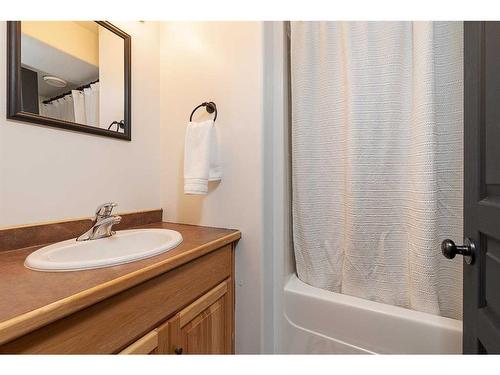 2802 67 Avenue, Lloydminster, AB - Indoor Photo Showing Bathroom