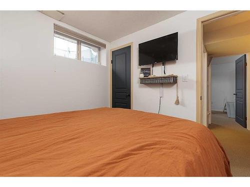 2802 67 Avenue, Lloydminster, AB - Indoor Photo Showing Bedroom