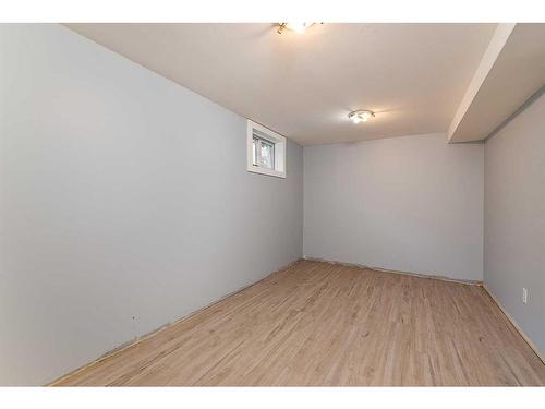 5517 48 Street, Lloydminster, AB - Indoor Photo Showing Other Room