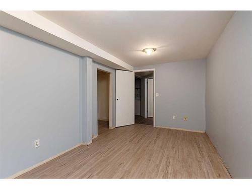 5517 48 Street, Lloydminster, AB - Indoor Photo Showing Other Room