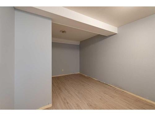 5517 48 Street, Lloydminster, AB - Indoor Photo Showing Other Room