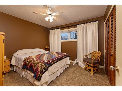 5413 48 Street, Lloydminster, AB - Indoor Photo Showing Bedroom