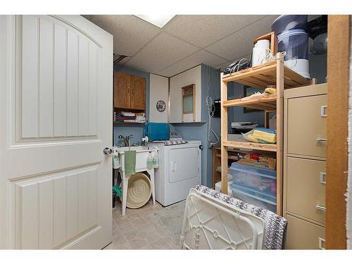 5413 48 Street, Lloydminster, AB - Indoor Photo Showing Laundry Room