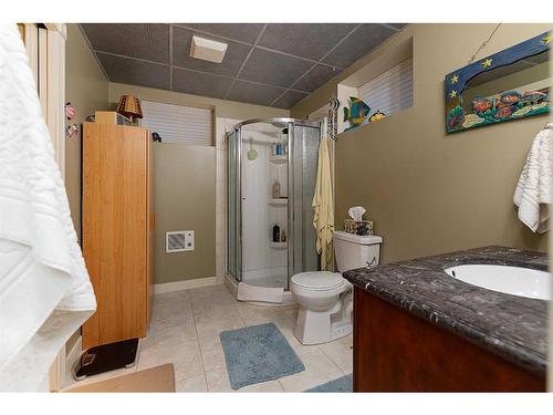 5413 48 Street, Lloydminster, AB - Indoor Photo Showing Bathroom