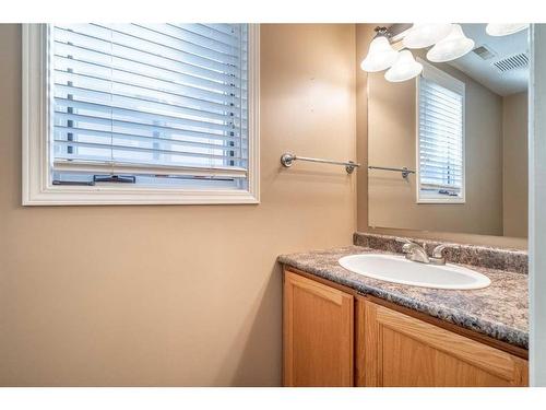 5708 39 Street, Lloydminster, AB - Indoor Photo Showing Bathroom