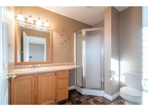 5708 39 Street, Lloydminster, AB - Indoor Photo Showing Bathroom