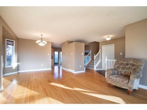 5708 39 Street, Lloydminster, AB - Indoor Photo Showing Living Room