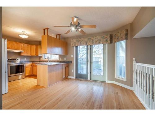 5708 39 Street, Lloydminster, AB - Indoor Photo Showing Kitchen