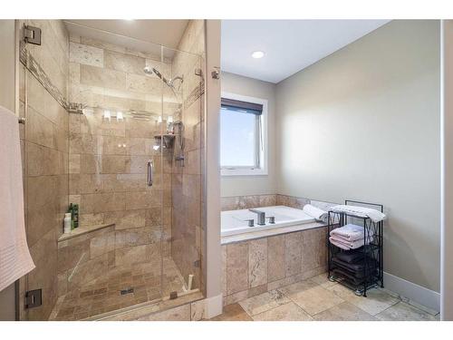 7105 29 Street, Lloydminster, AB - Indoor Photo Showing Bathroom