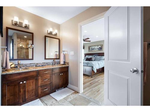 7105 29 Street, Lloydminster, AB - Indoor Photo Showing Bathroom