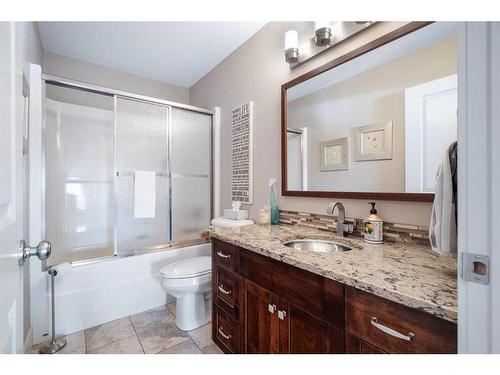 7105 29 Street, Lloydminster, AB - Indoor Photo Showing Bathroom