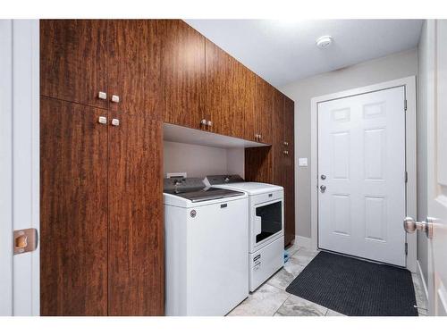 7105 29 Street, Lloydminster, AB - Indoor Photo Showing Laundry Room