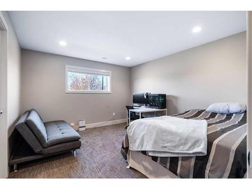 7105 29 Street, Lloydminster, AB - Indoor Photo Showing Bedroom