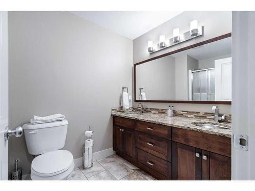 7105 29 Street, Lloydminster, AB - Indoor Photo Showing Bathroom