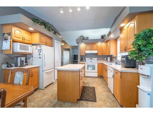 2308 54 Avenue, Lloydminster, AB - Indoor Photo Showing Kitchen