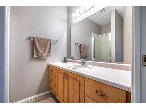 2308 54 Avenue, Lloydminster, AB - Indoor Photo Showing Bathroom