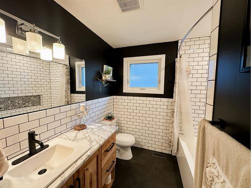 5935 53 Avenue, Vermilion, AB - Indoor Photo Showing Bathroom