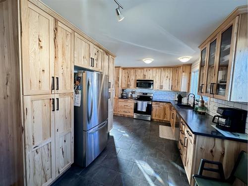 5935 53 Avenue, Vermilion, AB - Indoor Photo Showing Kitchen