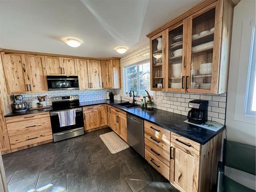 5935 53 Avenue, Vermilion, AB - Indoor Photo Showing Kitchen With Double Sink