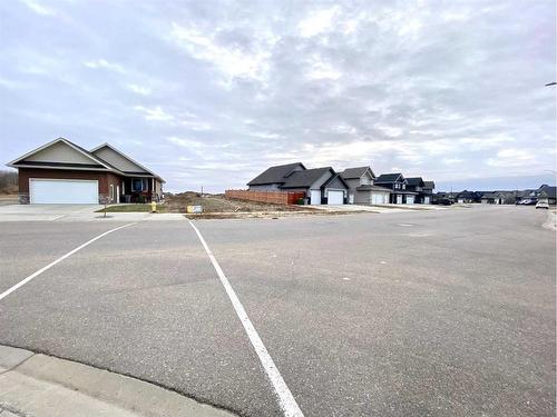 1911 61 Avenue, Lloydminster, AB 