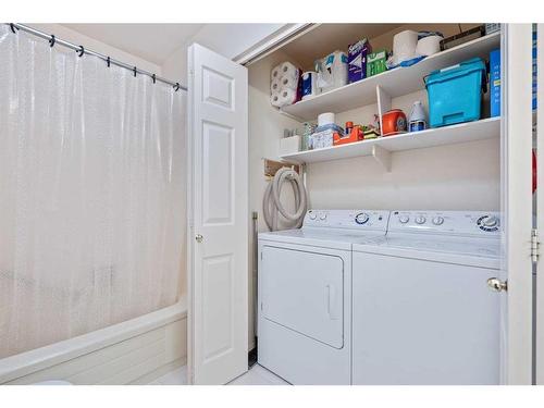 4821 48 Street, Lloydminster, SK - Indoor Photo Showing Laundry Room