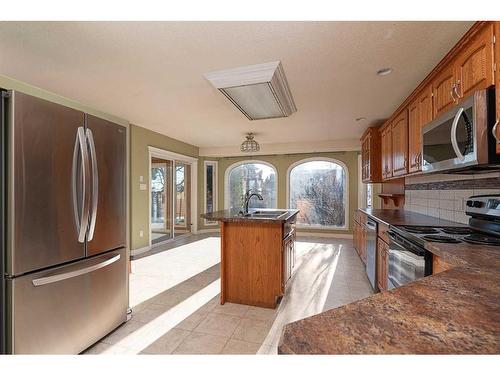 5601 22Nd Street Close, Lloydminster, AB - Indoor Photo Showing Kitchen With Double Sink