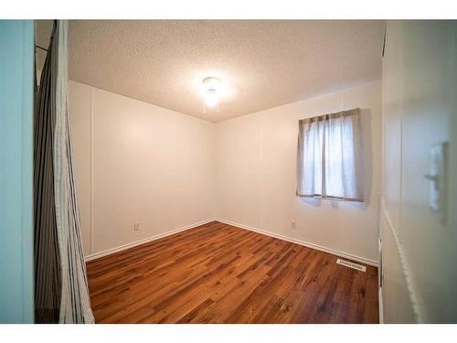 5032 49 Avenue, Edgerton, AB - Indoor Photo Showing Other Room