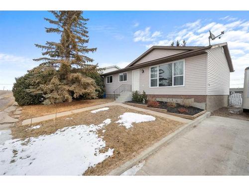 21 2 Avenue, Marshall, SK - Outdoor