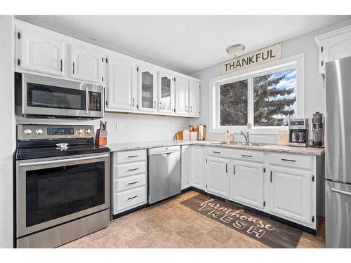 21 2 Avenue, Marshall, SK - Indoor Photo Showing Kitchen