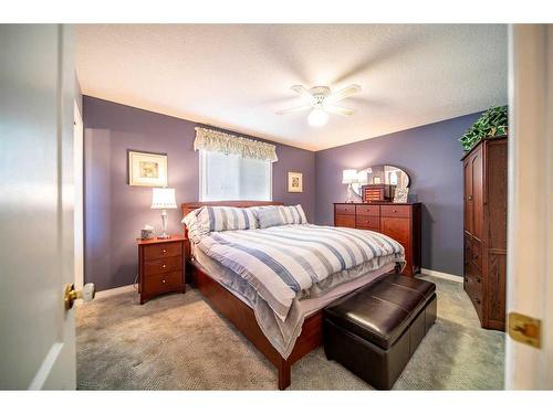 1942 8 Avenue, Wainwright, AB - Indoor Photo Showing Bedroom