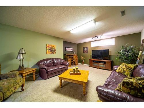 1942 8 Avenue, Wainwright, AB - Indoor