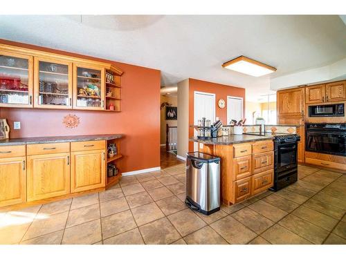 1942 8 Avenue, Wainwright, AB - Indoor Photo Showing Kitchen