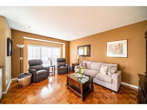 1942 8 Avenue, Wainwright, AB - Indoor Photo Showing Living Room