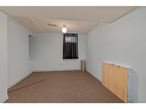 5316 34 Street, Lloydminster, AB - Indoor Photo Showing Other Room