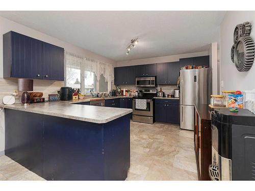 5316 34 Street, Lloydminster, AB - Indoor Photo Showing Kitchen