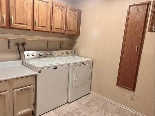 5121 55 Street, Mannville, AB - Indoor Photo Showing Laundry Room