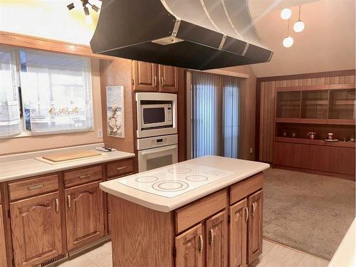 5121 55 Street, Mannville, AB - Indoor Photo Showing Kitchen