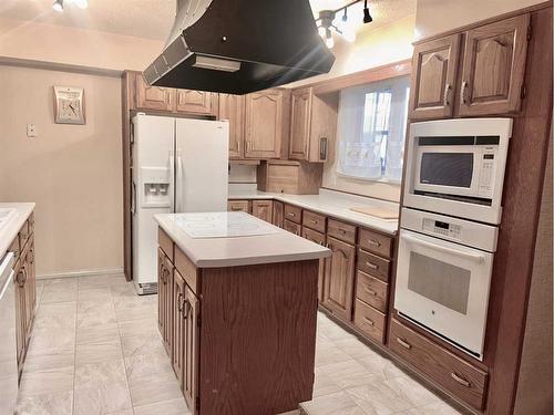 5121 55 Street, Mannville, AB - Indoor Photo Showing Kitchen