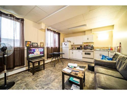 529 6 Avenue, Wainwright, AB - Indoor