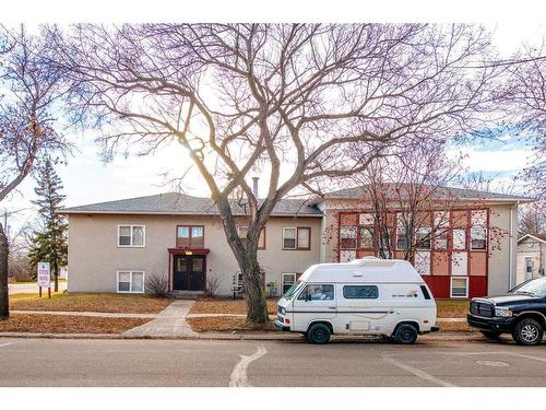 529 6 Avenue, Wainwright, AB - Outdoor With Facade