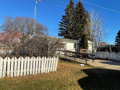 5102 46 Street, Mannville, AB - Outdoor