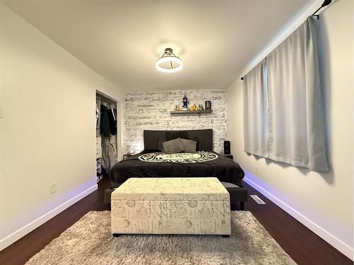 3705 57 Avenue, Lloydminster, AB - Indoor Photo Showing Bedroom