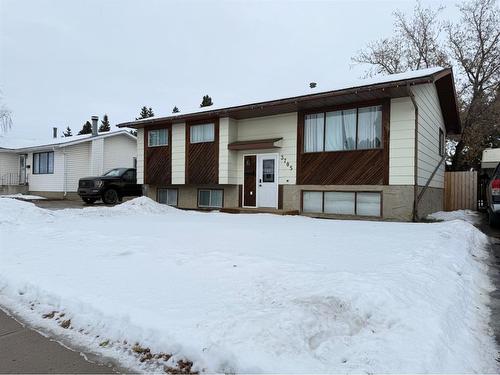 3705 57 Avenue, Lloydminster, AB - Outdoor